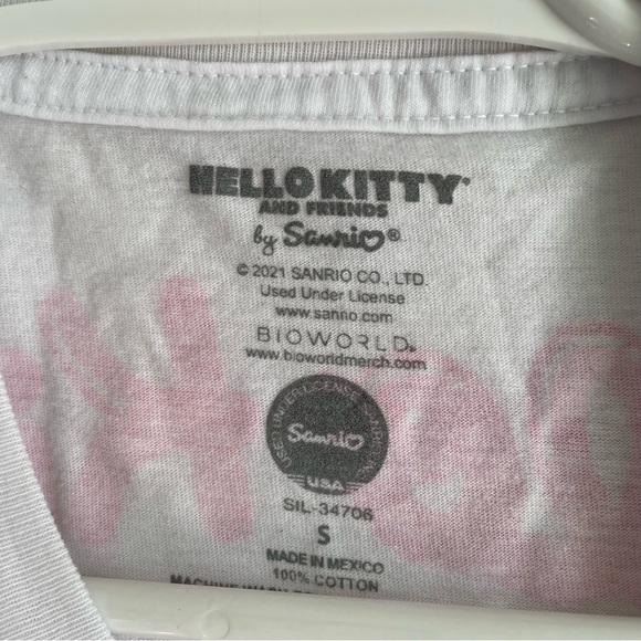 Hello Kitty cropped Sanrio graphic tee in pink and white - Picture 3 of 6